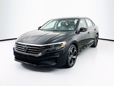 Used 2020 Volkswagen Passat 2.0T R-Line image 3