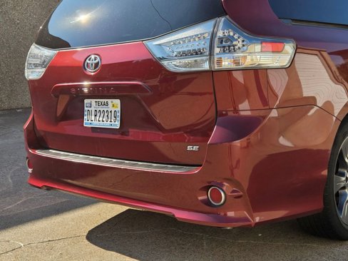 Used 2016 Toyota Sienna SE image 20