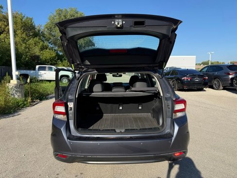 Used 2017 Subaru Impreza 2.0i Limited w/ Moonroof/BSD & Rcta/Eyesight image 3