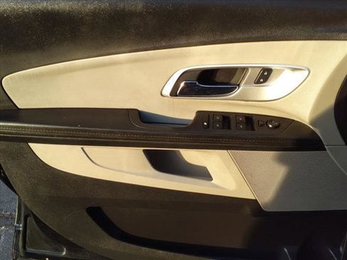 Used 2017 Chevrolet Equinox LS image 13