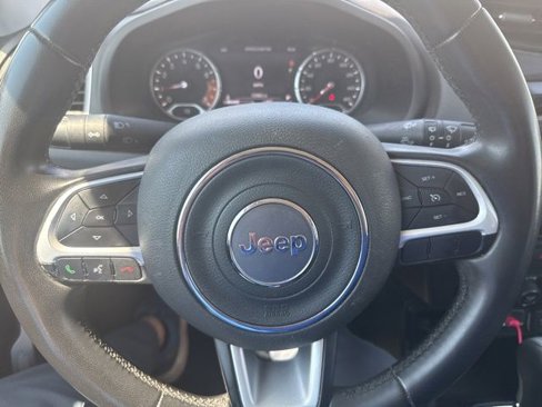 Used 2021 Jeep Renegade Latitude image 9