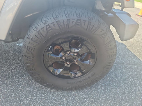 Used 2015 Jeep Wrangler Unlimited Sahara image 9