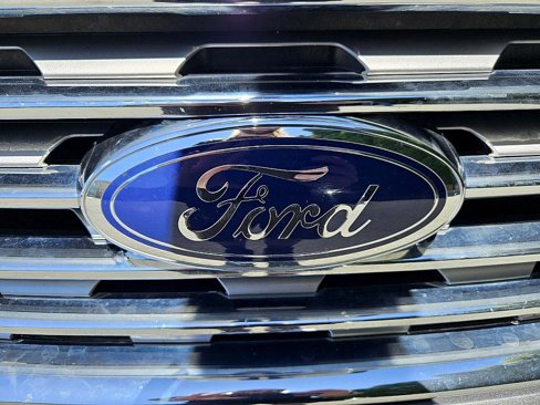 Used 2024 Ford Edge Titanium image 17
