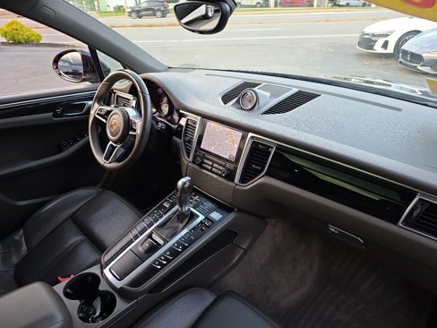 Used 2017 Porsche Macan S image 38