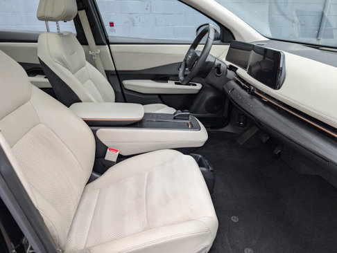 Used 2023 Nissan Ariya AWD image 8