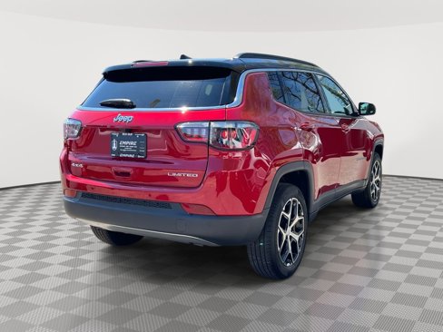 Used 2024 Jeep Compass Limited image 5