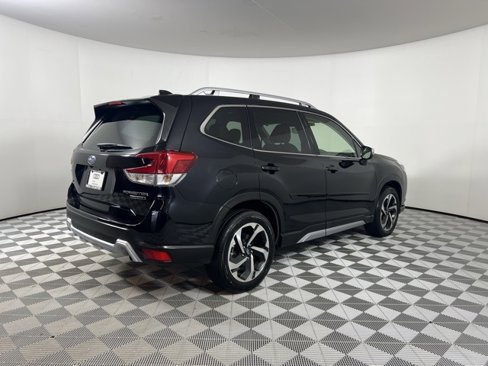 Used 2022 Subaru Forester Touring image 7