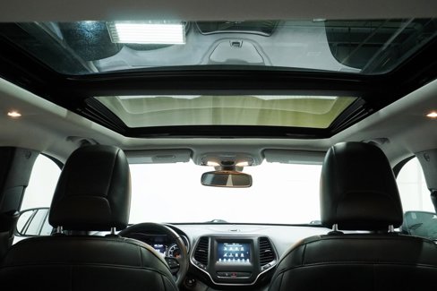 Used 2019 Jeep Cherokee Latitude Plus image 6