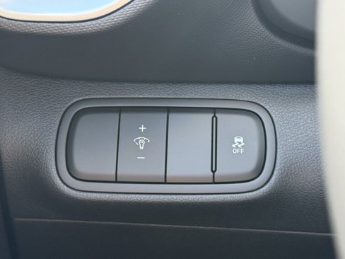 New 2025 Hyundai Venue SE image 25