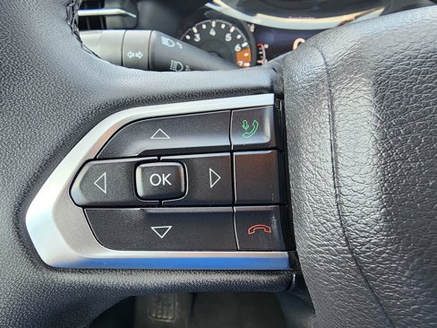 Used 2024 Jeep Compass Latitude image 18