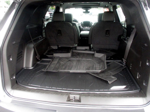 Used 2023 Chevrolet Traverse LT image 14