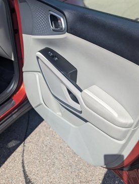 Used 2022 Kia Soul LX image 5