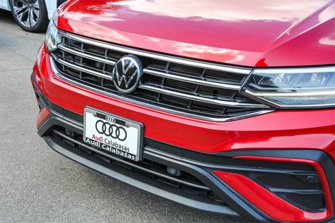 Used 2022 Volkswagen Tiguan SE image 8