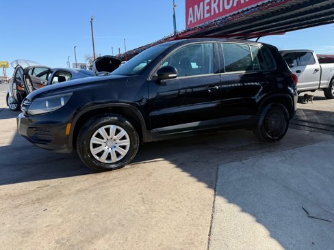 Used 2012 Volkswagen Tiguan S image 3
