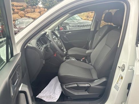 Used 2020 Volkswagen Tiguan S image 10