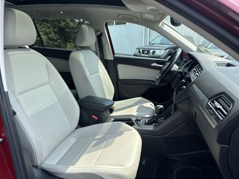 Used 2018 Volkswagen Tiguan SEL w/ 3rd Row Seat Package image 30