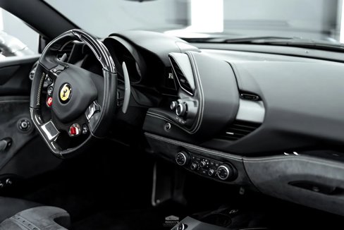 Used 2018 Ferrari 488 Spider image 32