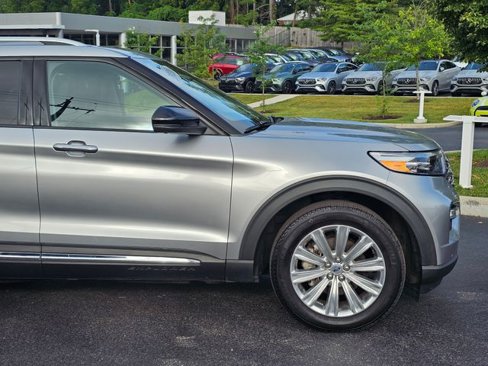 Used 2021 Ford Explorer Limited w/ Equipment Group 301A image 6