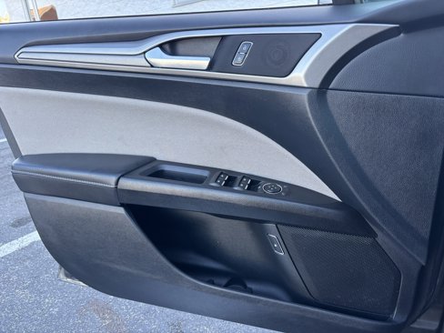 Used 2018 Ford Fusion S image 17
