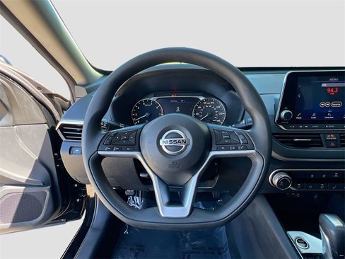 Used 2022 Nissan Altima 2.5 SV image 11