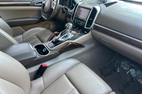 Used 2014 Porsche Cayenne S image 30