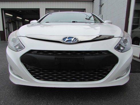 Used 2015 Hyundai Sonata Hybrid image 2