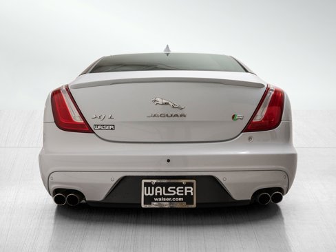 Used 2016 Jaguar XJ R image 4