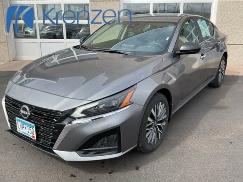Used 2024 Nissan Altima 2.5 SV image 1