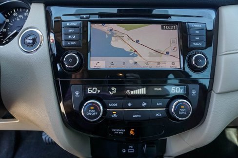 Used 2019 Nissan Rogue SV w/ Premium Package image 20