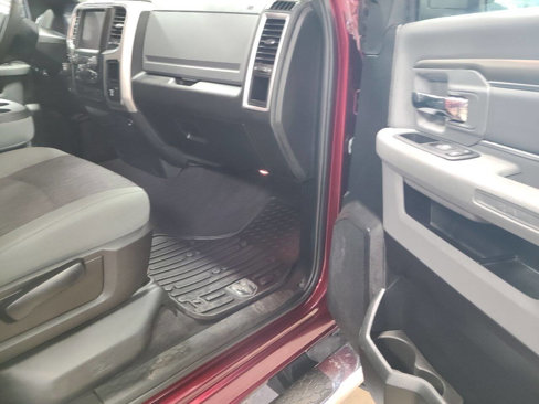Used 2020 RAM 1500 Classic SLT image 17