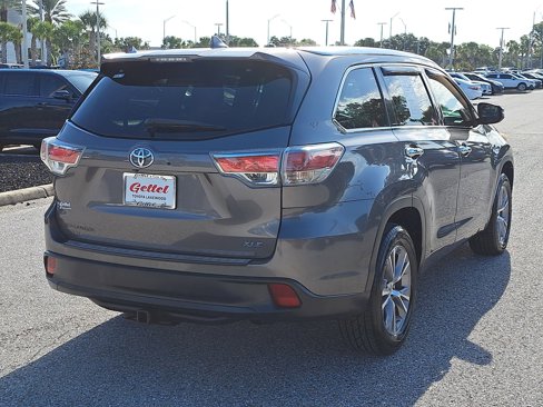 Used 2015 Toyota Highlander XLE image 3
