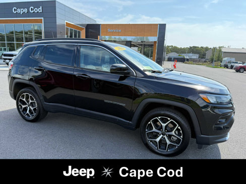 Used 2025 Jeep Compass Limited image 1