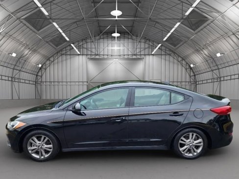 Used 2017 Hyundai Elantra SE image 6