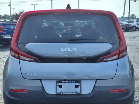 Used 2022 Kia Soul LX image 25