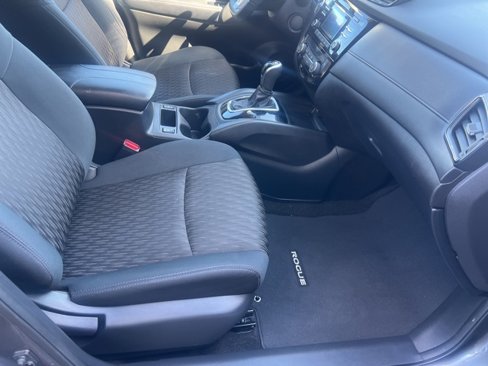 Used 2017 Nissan Rogue SV image 31
