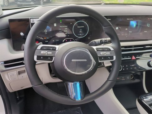 New 2025 Hyundai Elantra SE image 13