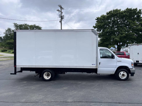 Used 2023 Ford E-450 and Econoline 450 Super Duty w/ Power Windows & Locks Group image 4