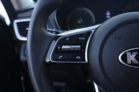Used 2020 Kia Optima LX image 25