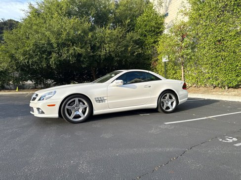 Used 2011 Mercedes-Benz SL 550 image 8