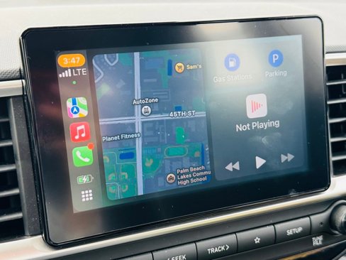 Used 2021 Hyundai Venue SE image 22