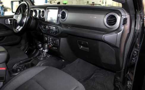 Used 2019 Jeep Wrangler Unlimited Sahara image 12