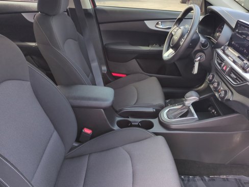 Used 2024 Kia Forte LXS w/ LXS Technology Package image 19