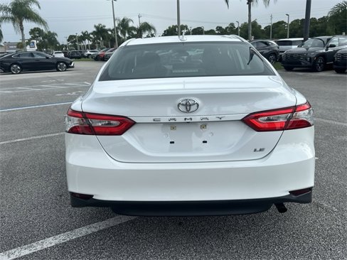 Used 2020 Toyota Camry LE image 7