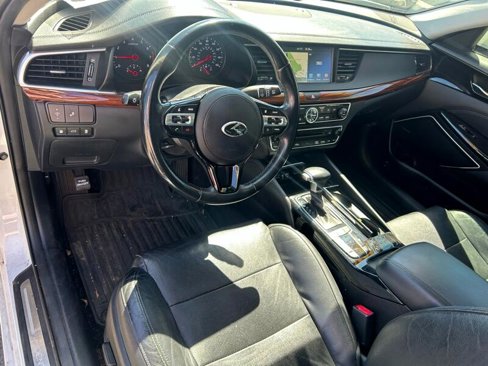 Used 2017 Kia Cadenza Premium w/ Luxury Package image 8