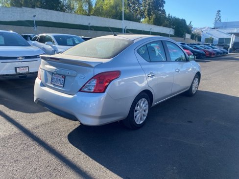 Used 2019 Nissan Versa SV image 3