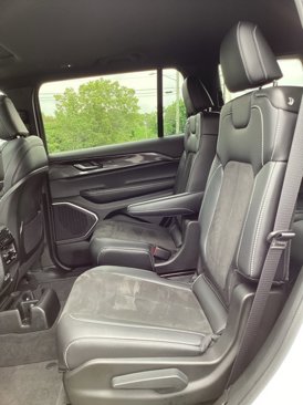 Used 2022 Jeep Grand Cherokee L Laredo image 23