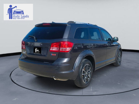 Used 2017 Dodge Journey SE w/ Flexible Seating Group image 5