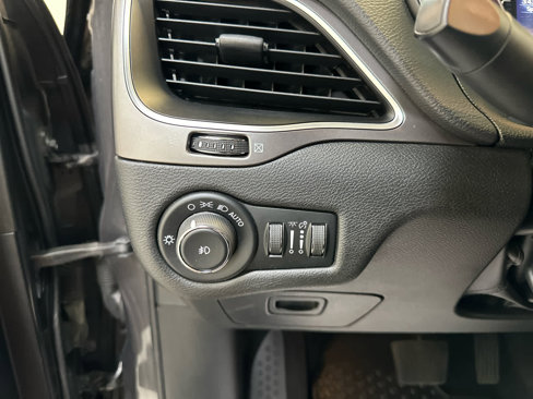 Used 2019 Jeep Cherokee Latitude Plus w/ Cold Weather Group image 30