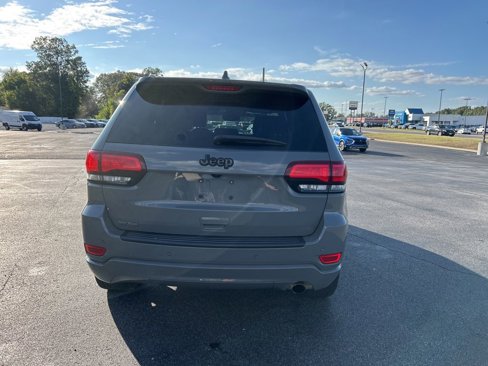 Used 2022 Jeep Grand Cherokee Laredo X image 4