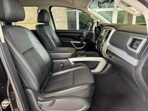 Used 2017 Nissan Titan PRO-4X image 24